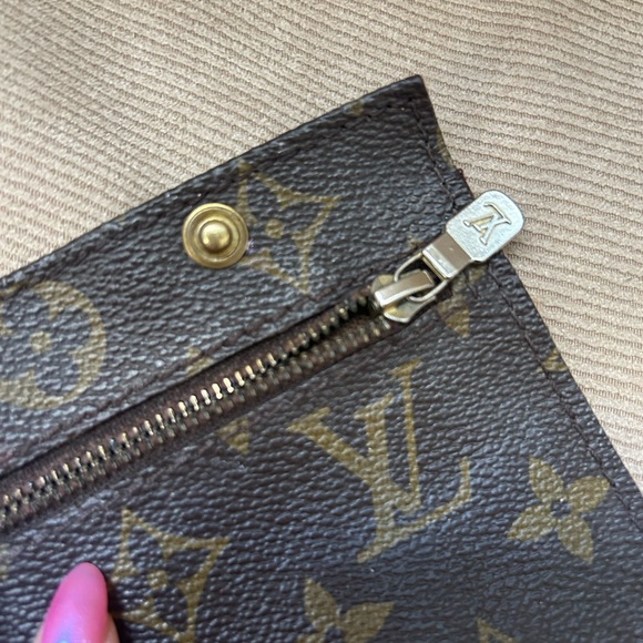 Louis Vuitton Randonee Monogram Canvas Pouch - Picture 6 of 10